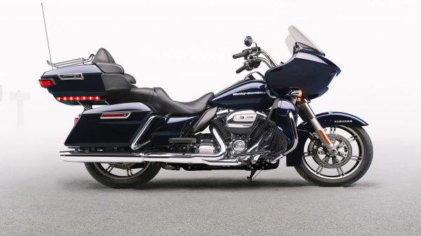 20-touring-road-glide-limited-hero-mobile